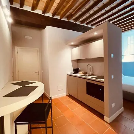 Palazzo Borgocolonne 4*