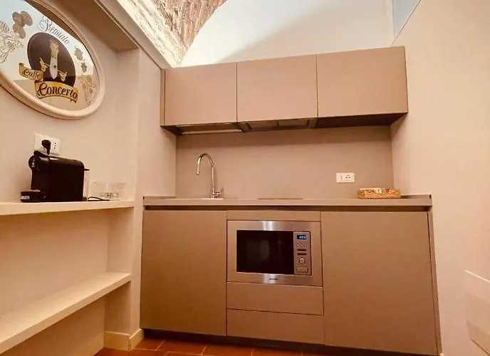 Palazzo Borgocolonne 4*